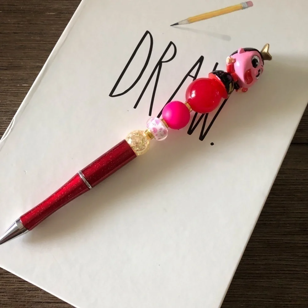 Disney Doorables: Alice in Wonderland: Queen of Hearts handmade beaded pen